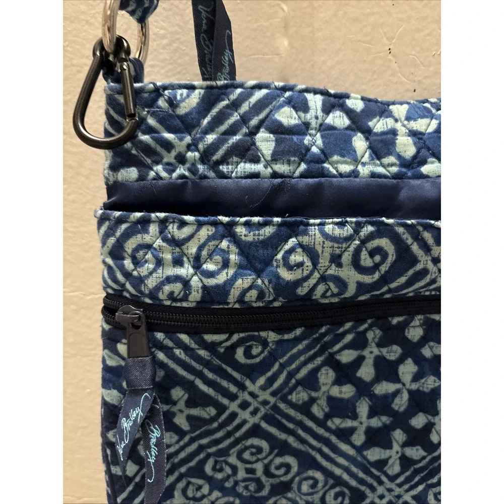 Vera Bradley Navy Blue Patterned Purse‎ 11 X 11